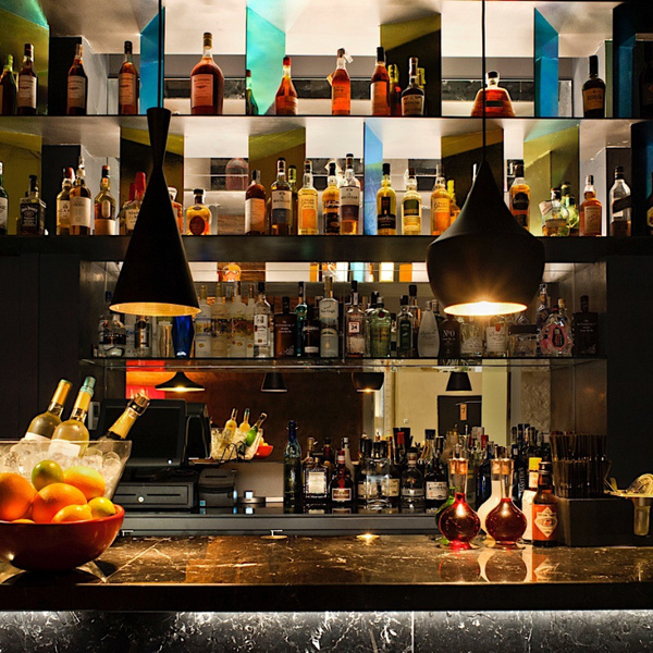 Bar and beverages at Hotel Mercer Barcelona